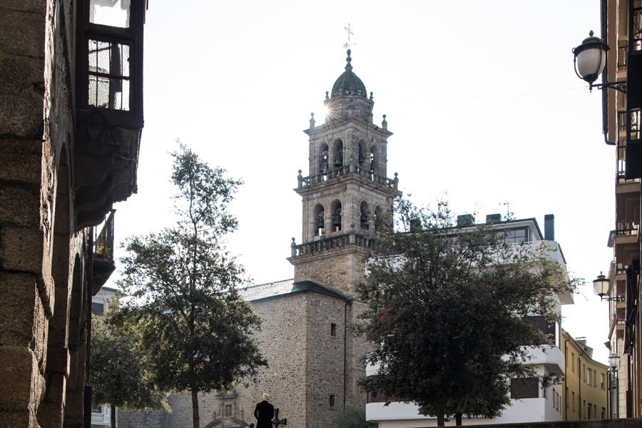Basílica y plaza de la Encina