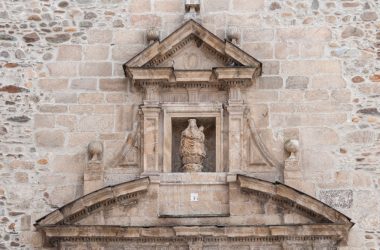 basilica-encina04 Hornacina de entrada a la Basílica de la Encina