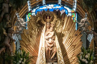 basilica-encina05 La Morenica en su camarín