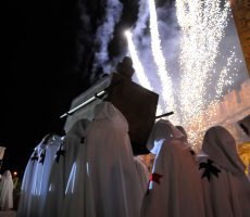 Desfile Noche Templaria con Arca de la Alianza