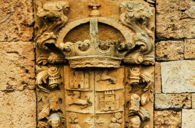 Detalle blasón San Pedro de Montes