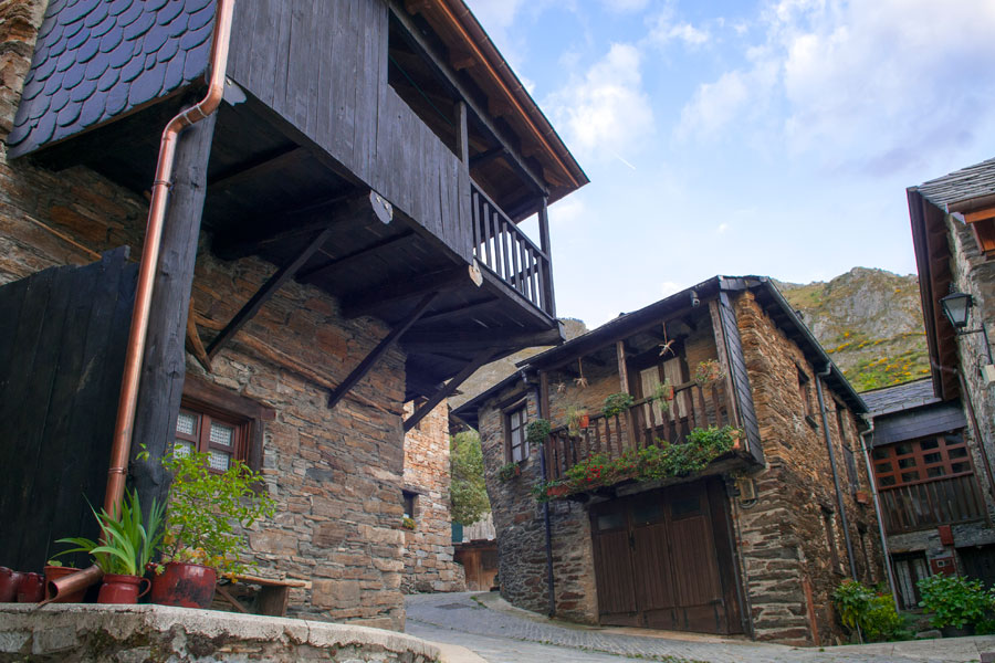 Arquitectura tradicional en Peñalba de Santiago