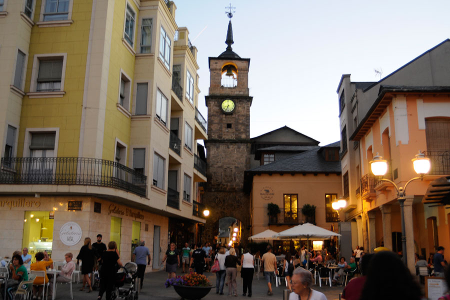 Entrada a la Calle el Reloj